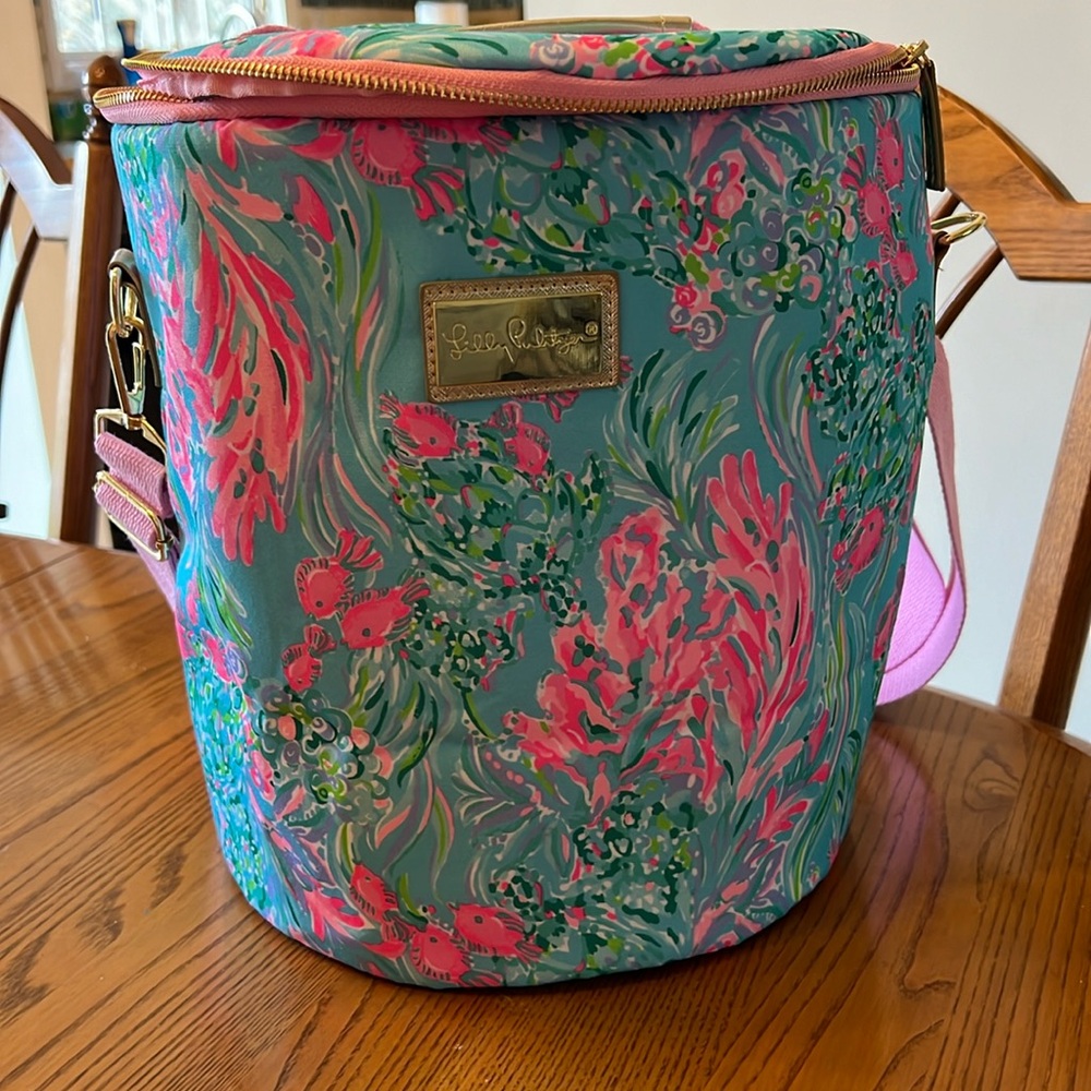 Lilly Pulitzer beach cooler in excellent condition.